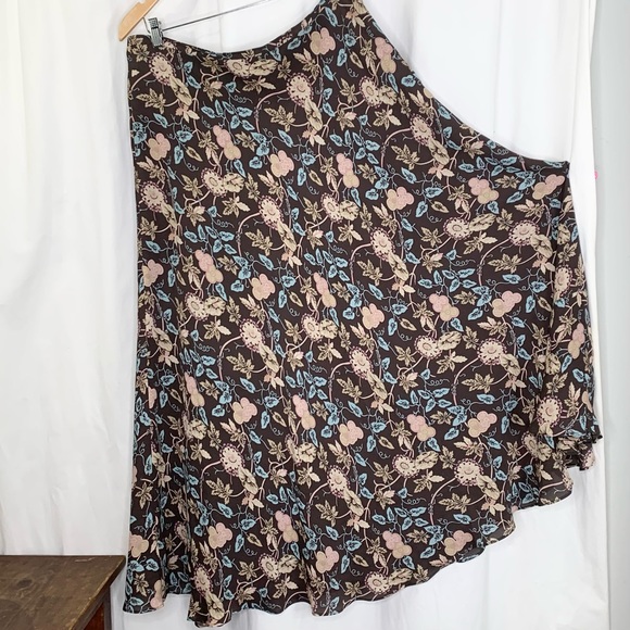 100% SILK Womens Mid Length Skirt
Floral Print Excellent ‘Like New’ Cond… - Picture 6 of 7